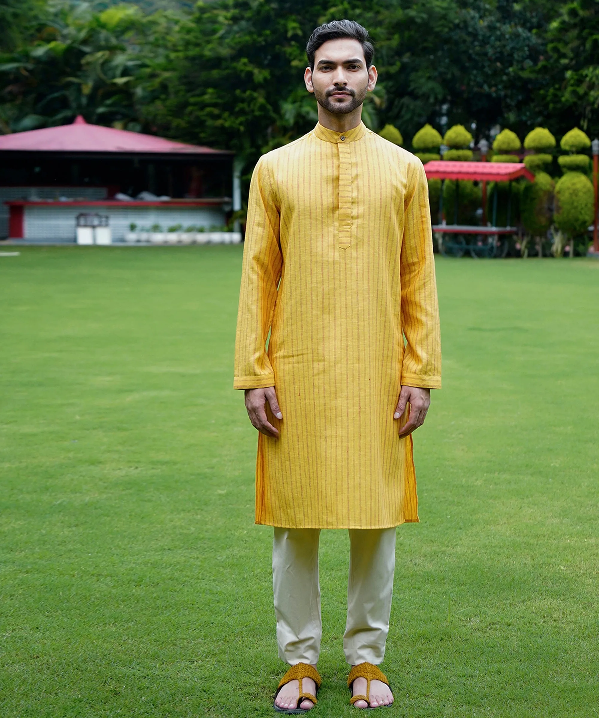 Canary Linen Kurta Pyjama Set