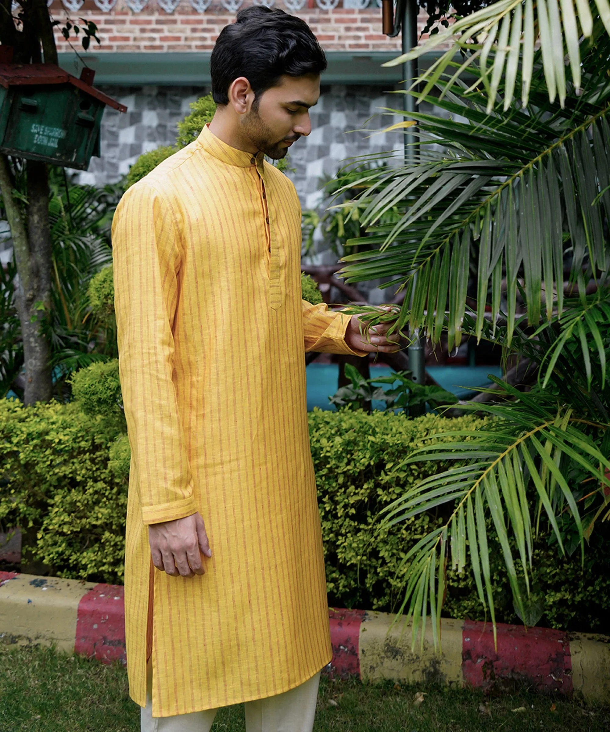 Canary Linen Kurta Pyjama Set