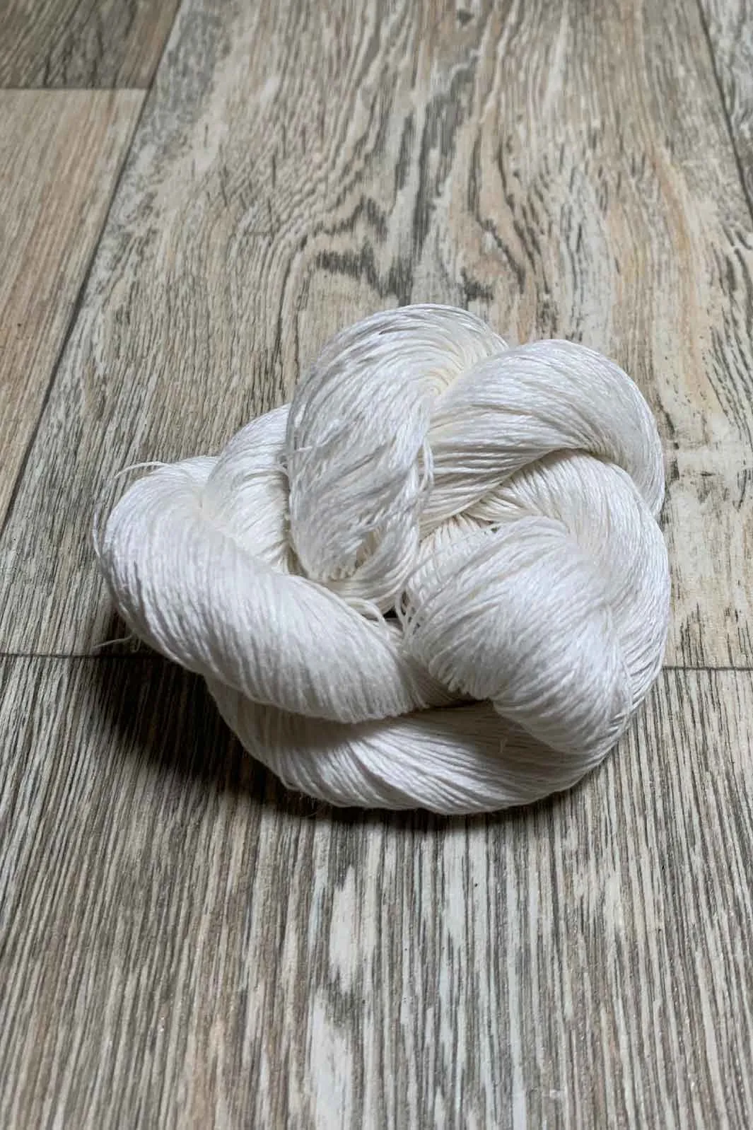 Layercake Linen Yarn: 50gm skeins