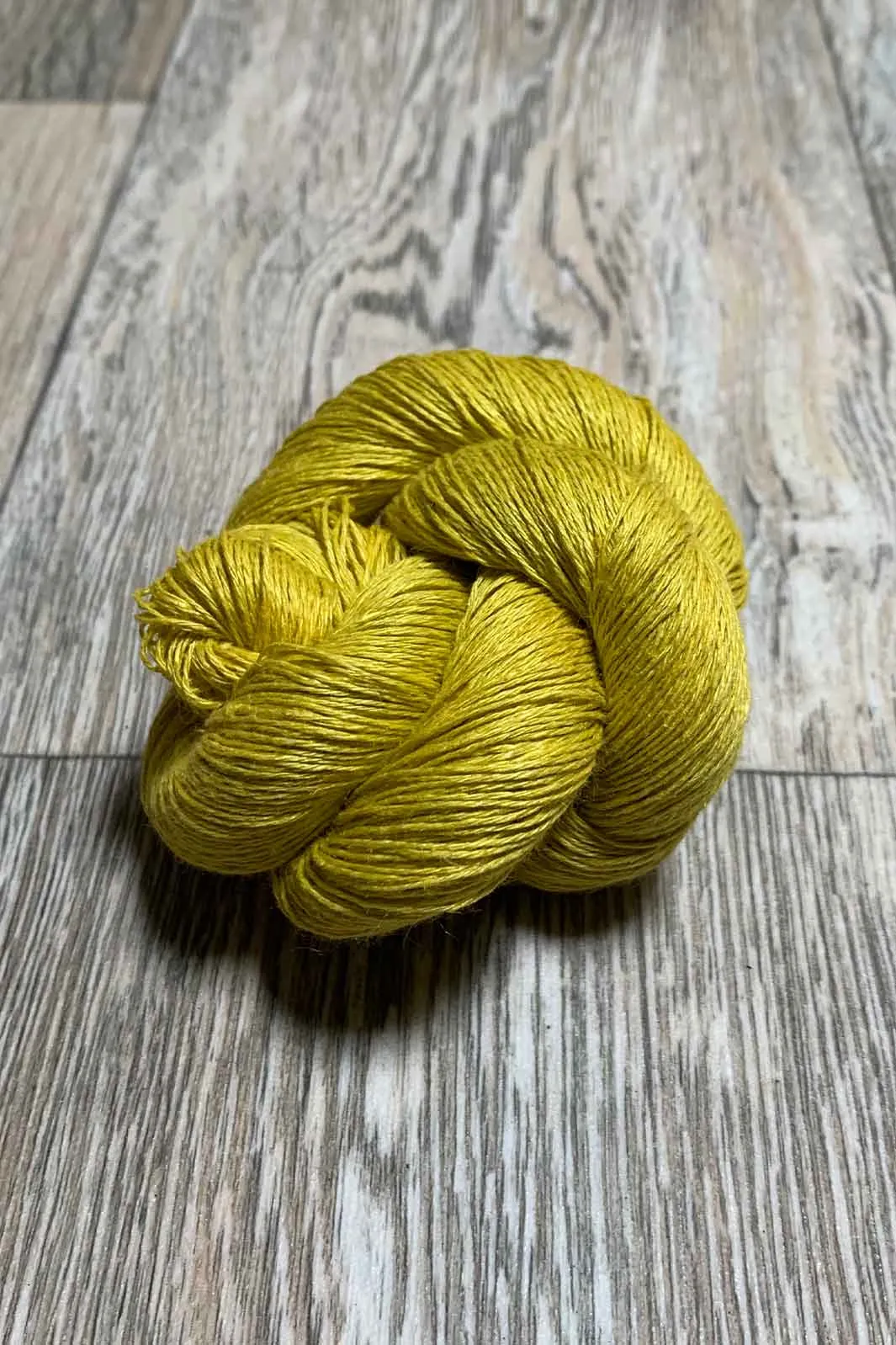 Layercake Linen Yarn: 50gm skeins