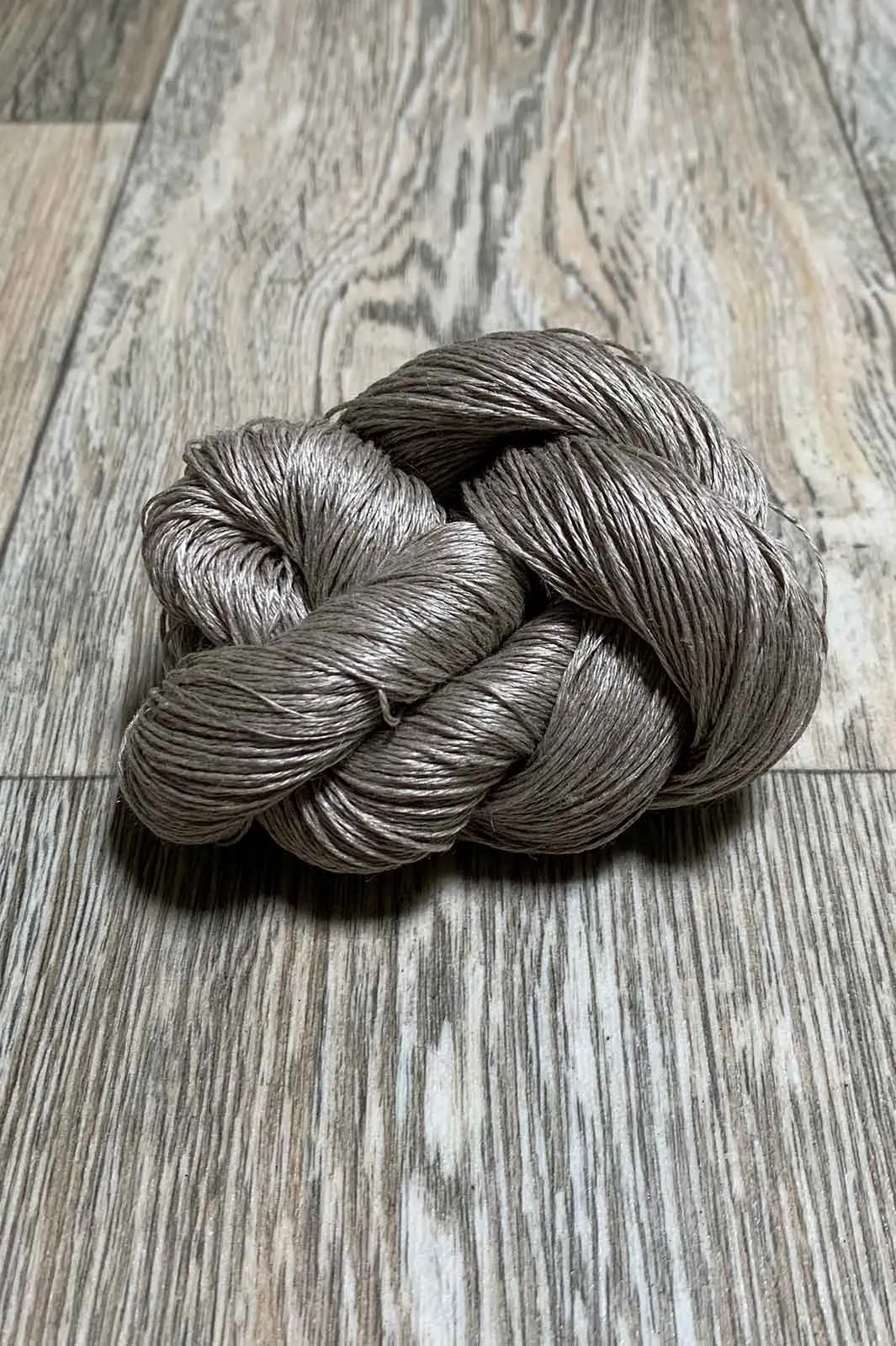 Layercake Linen Yarn: 50gm skeins